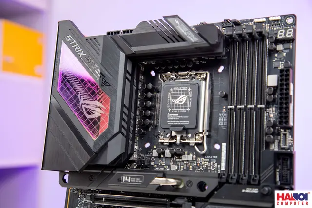 61222_mainboard_asus_rog_strix_z690_e_gaming_wifi_intel_z690_socket_1700_atx_4_khe_ram_ddr5_13.JPG 12