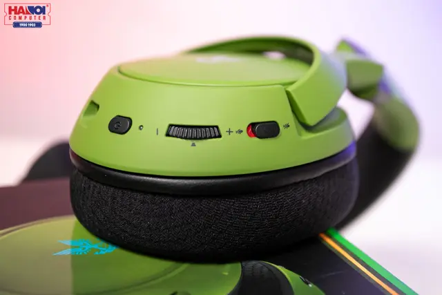 63463_tai_nghe_khong_day_razer_kaira_pro_for_xbox_series_x_s_halo_infinite_edition_rz04_03470200_r3m1_05.JPG 8