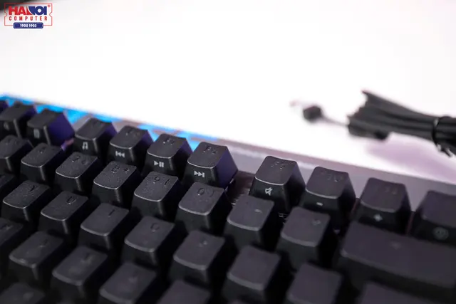 63507_ban_phim_co_logitech_g413_se_tactile_sw_usb_pbt_004.JPG 9