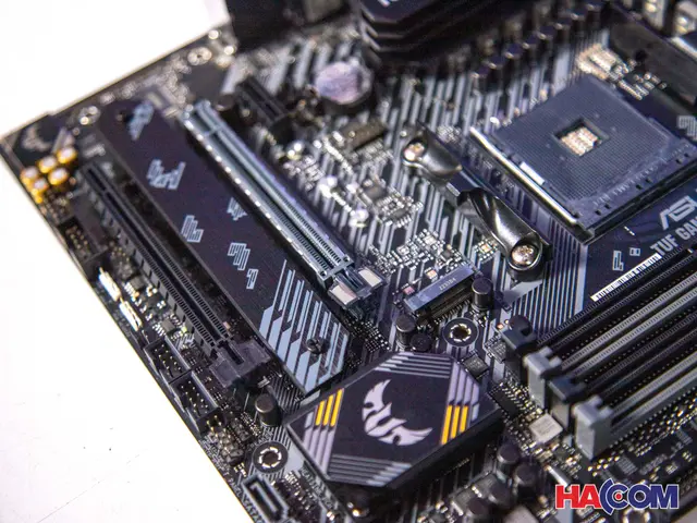70386_mainboard_asus_tuf_gaming_b550m_plus_wifi_ii_at__1_.JPG 9