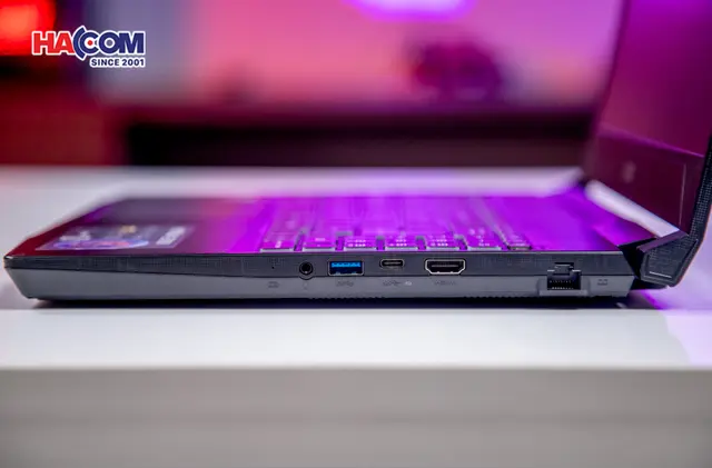 70977_laptop_msi_gaming_katana_15_b13vfk_676vn_05.JPG 10