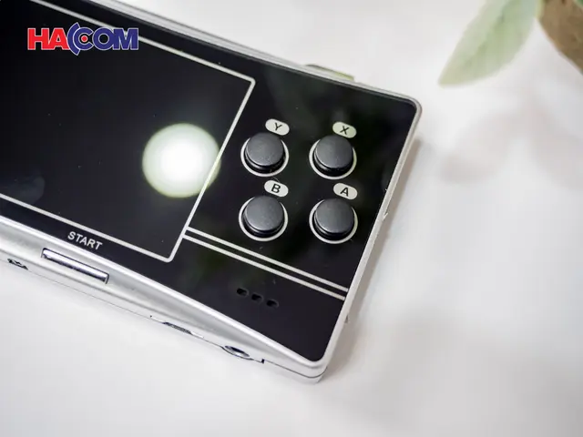 72114_may_choi_game_cam_tay_anbernic_rg300x_mau_den_005.JPG 10