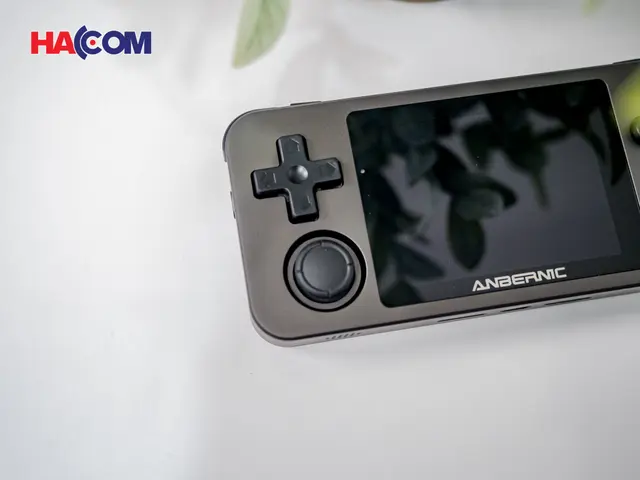 72110_may_choi_game_cam_tay_anbernic_rg280m_mau_den_007.JPG 8