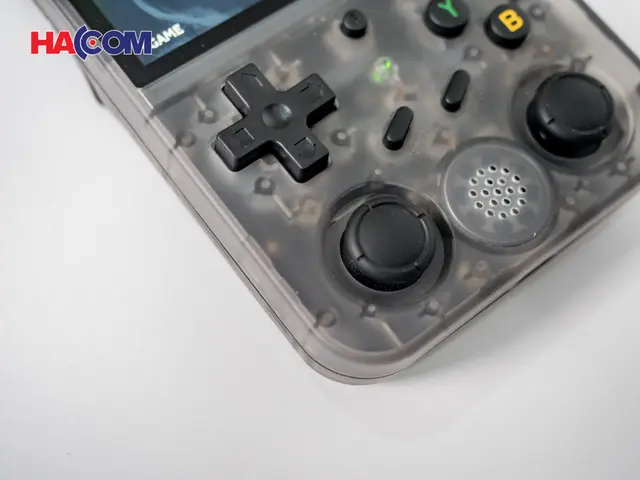 72124_may_choi_game_cam_tay_anbernic_rg353v_mau_den_010.JPG 11
