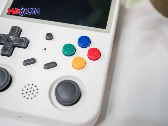 72123_may_choi_game_cam_tay_anbernic_rg353v_mau_trang_006.JPG 9