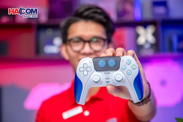 85881_tay_cam_choi_game_sony_ps5_dualsense_astro_bot_limited_edition_002.JPG 7