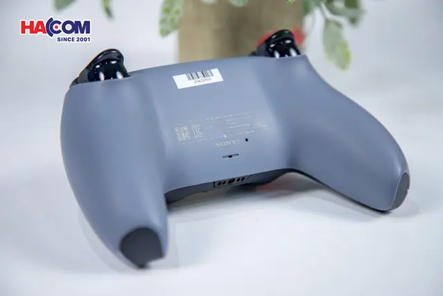 80677_tay_cam_choi_game_sony_ps5_dualsense_sterling_silver_010.JPG 13