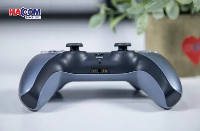 80678_tay_cam_choi_game_sony_ps5_dualsense_sterling_silver_07.JPG 10