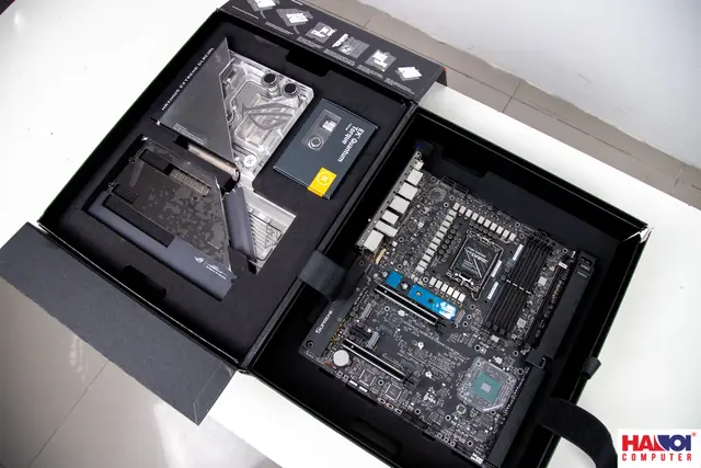 92308_mainboard_asus_rog_maximus_z690_extreme_glacial_intel_z690_socket_1700_atx_4_khe_ram_ddr5_5.JPG 4