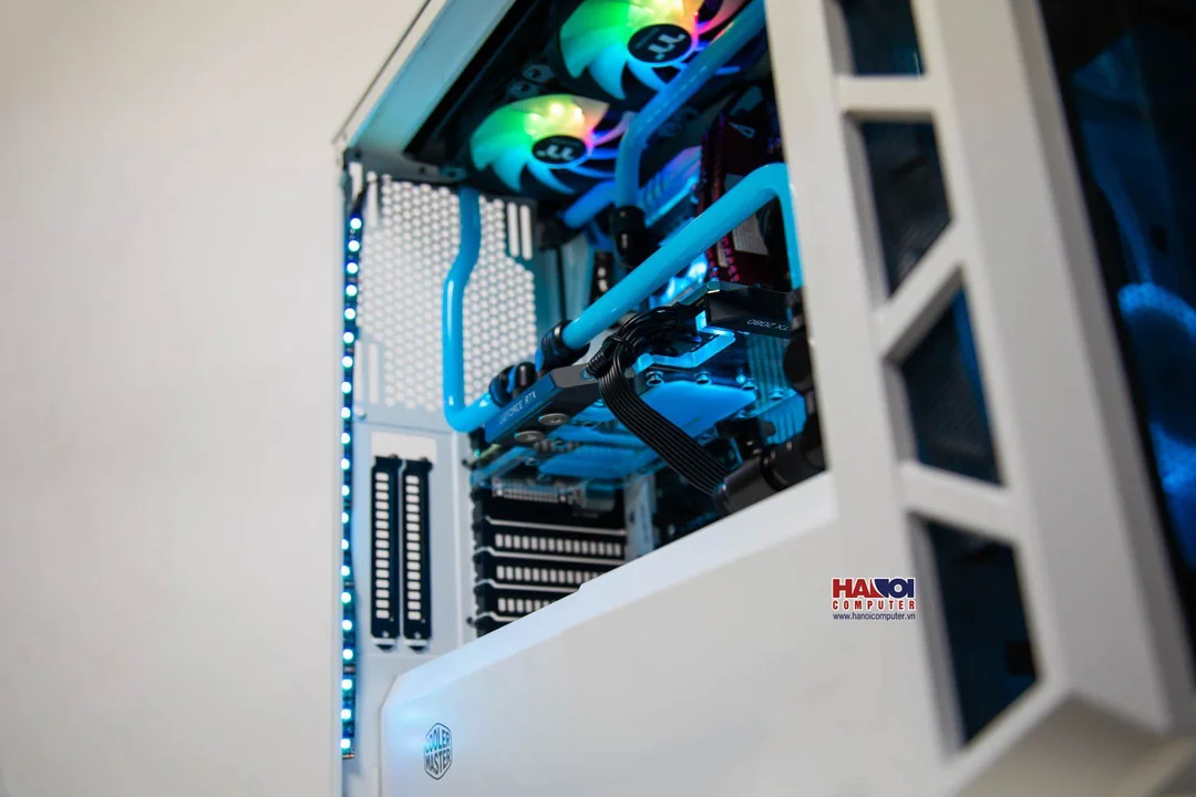 44887_modding_pc_coolermaster_h500p_white_mesh_ht_31_azure_blue_kow_edition_2.jpg 1