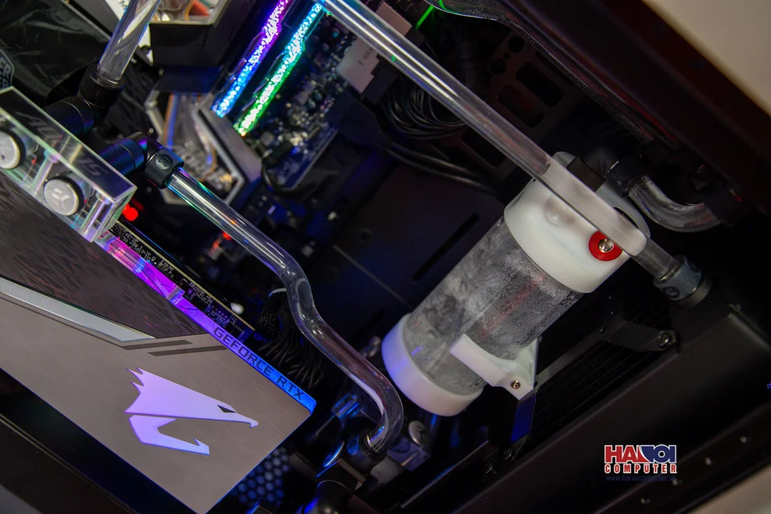 45787_modding_pc_coolermaster_c700m_ht_41_abyssal_crystal_4.jpg 3