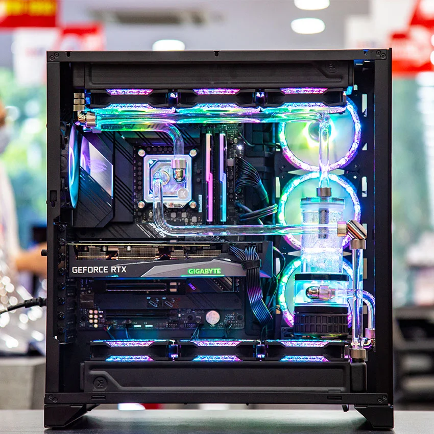 59563_lian_li_o11_xl_watercooling_2__3_.jpg 3
