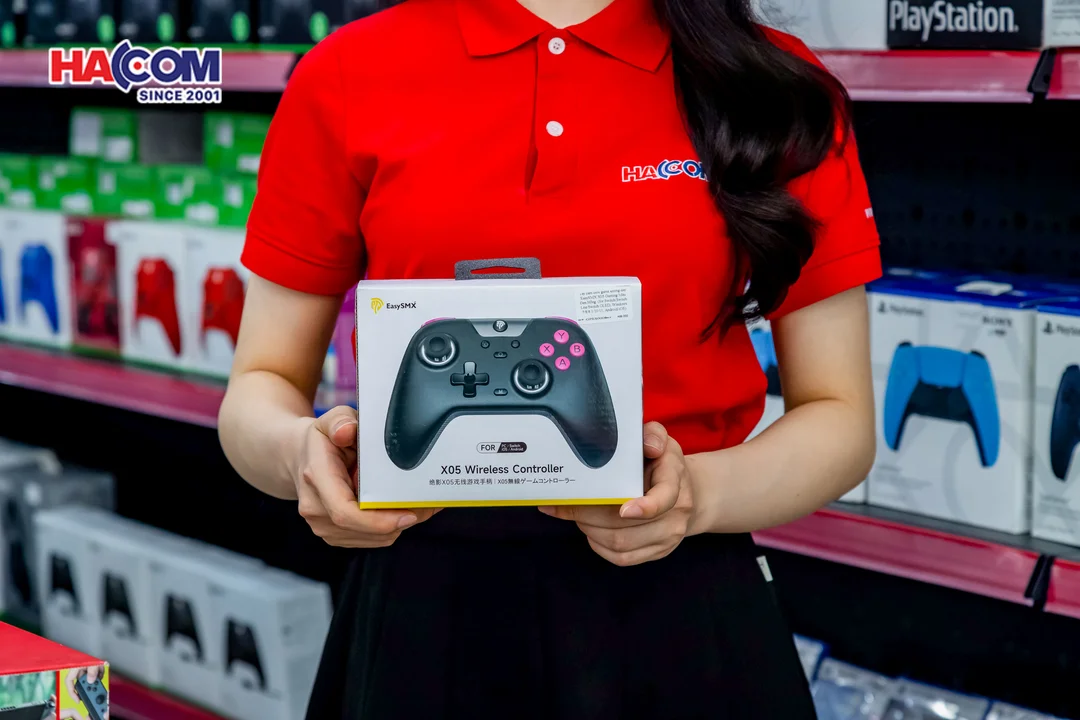 89418_tay_cam_choi_game_khong_day_easysmx_x05_gaming_mau_den_hong_01.JPG 1