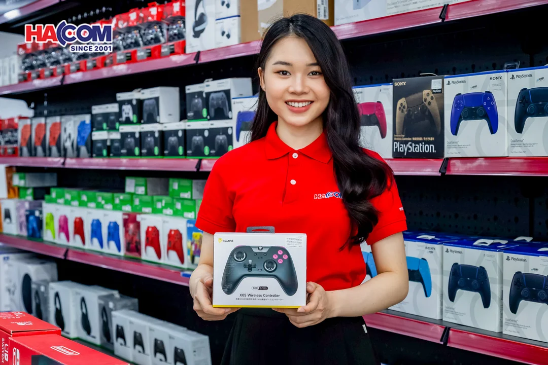 89418_tay_cam_choi_game_khong_day_easysmx_x05_gaming_mau_den_hong_02.JPG 2