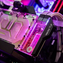 57669__0003_thermaltake_view_51_snow_edition_watercooling__2_.jpg 2