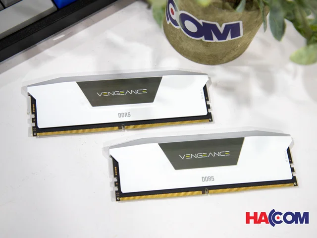 69470_ram_desktop_corsair_vengeance_rgb_heatspreader_white_cmh32gx5m2b5600c36wk_32gb_2x16gb_ddr5_5600mhz_at__3_.JPG 2