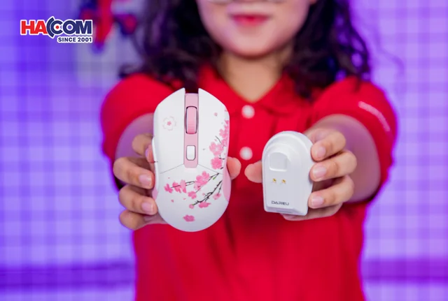 72709_chuot_gaming_khong_day_dareu_em901x_pink_led_rgb_02.JPG 2